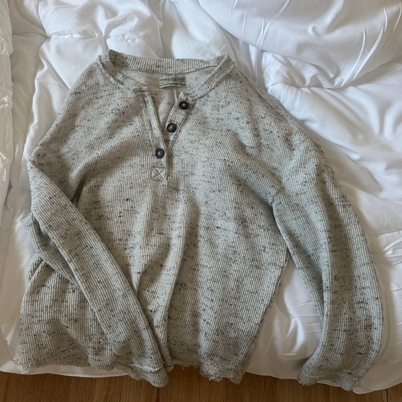 Urban Outfitters Henley - Picture 3 of 3